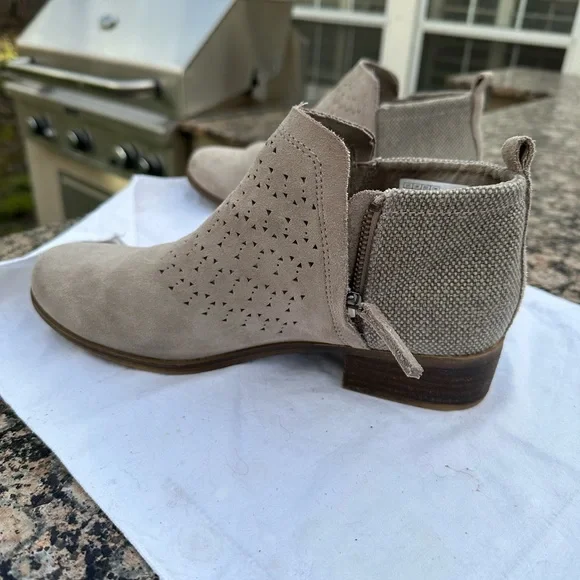 Tom’s Grey Suede Booties - Picture 8 of 14